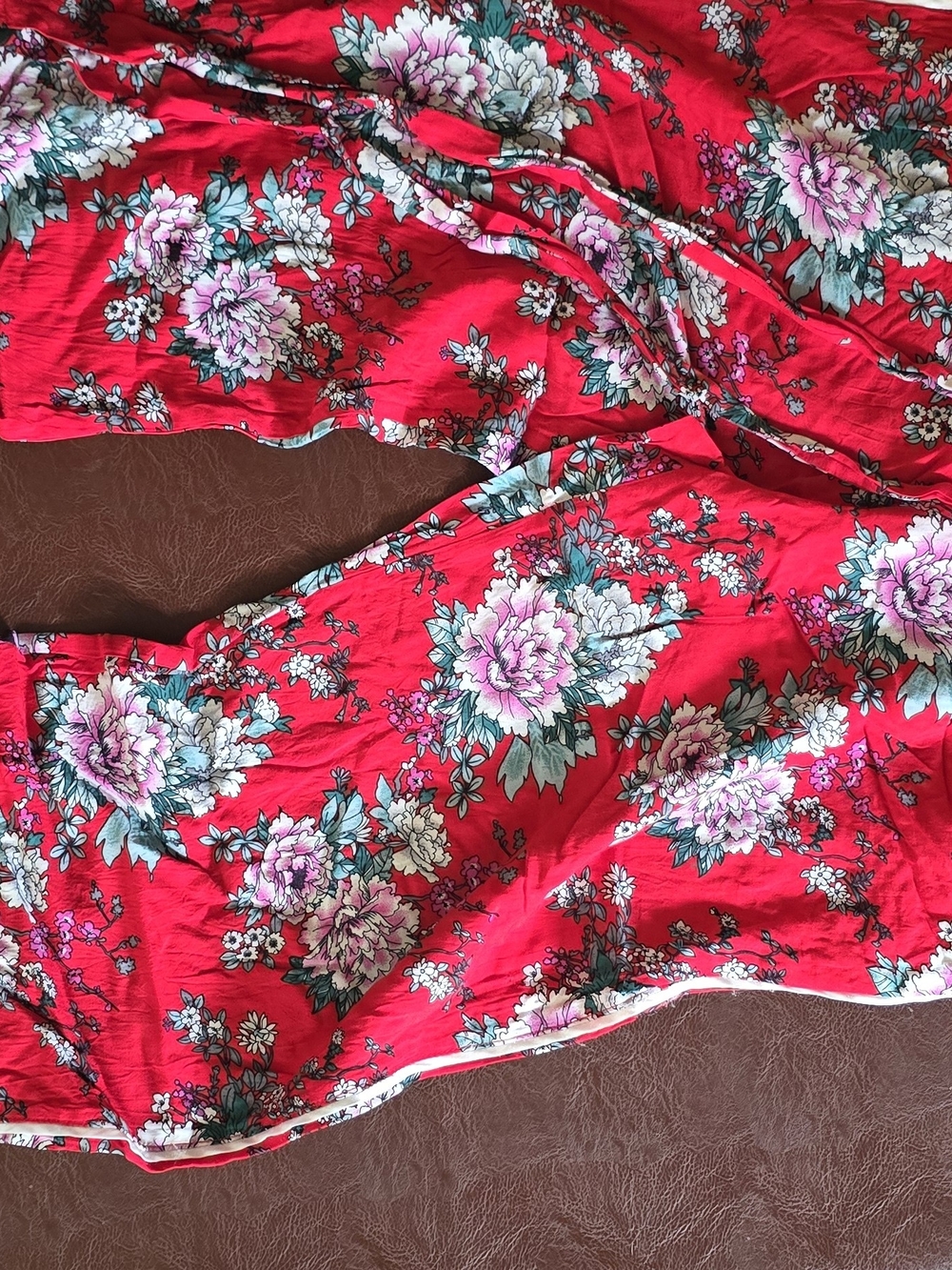 Cynthia Rowley Red Floral Pants with White Trim
